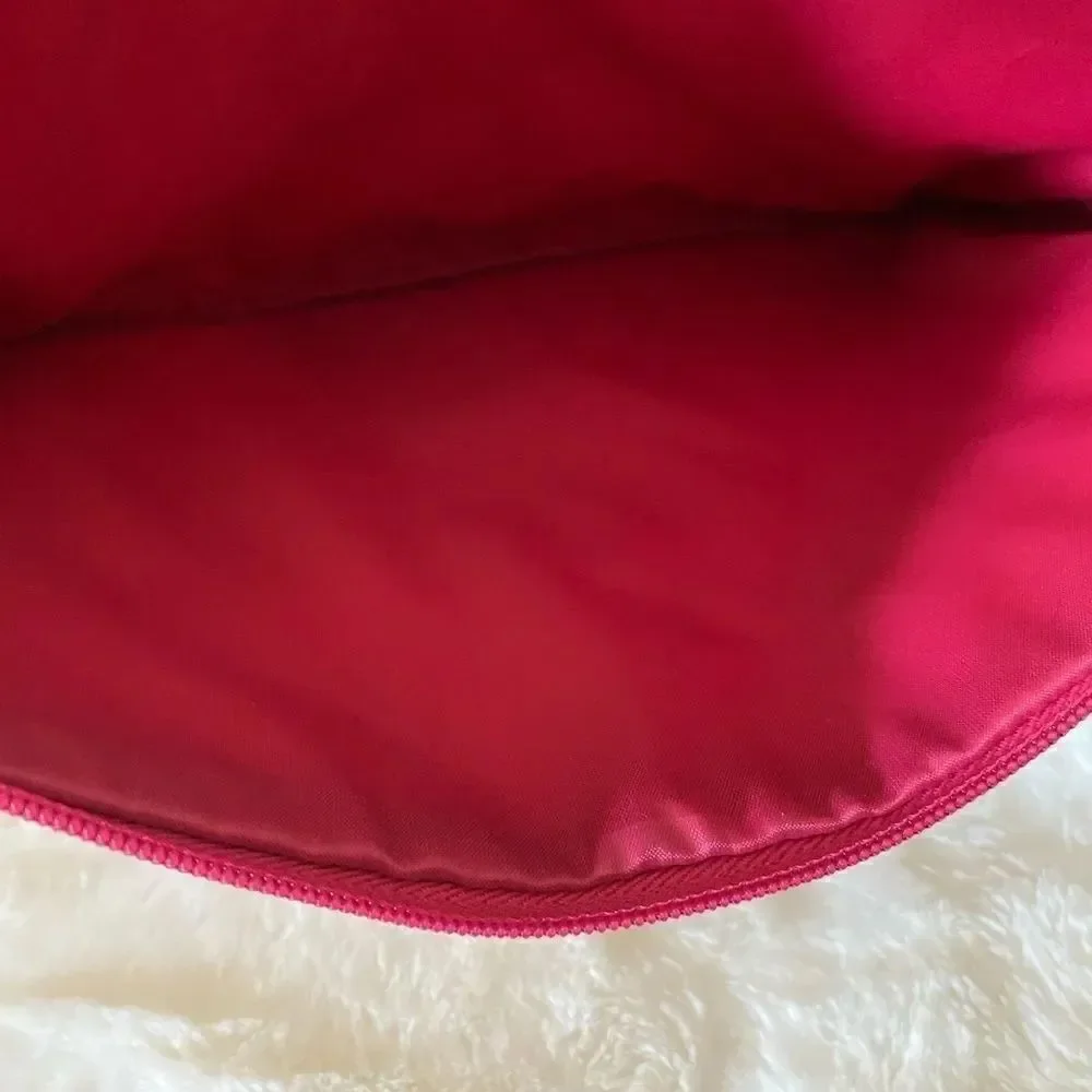 NWOT Estée Lauder Makeup pouch.